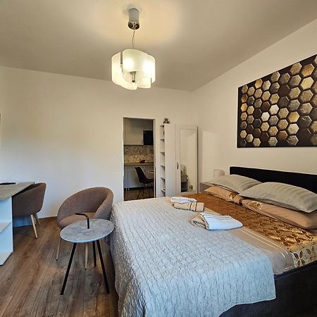 Zita - Heart Of Rovinj, Apartment For 2, Free Parking, 2Min Center, 5Min Beach Walk Zewnętrze zdjęcie